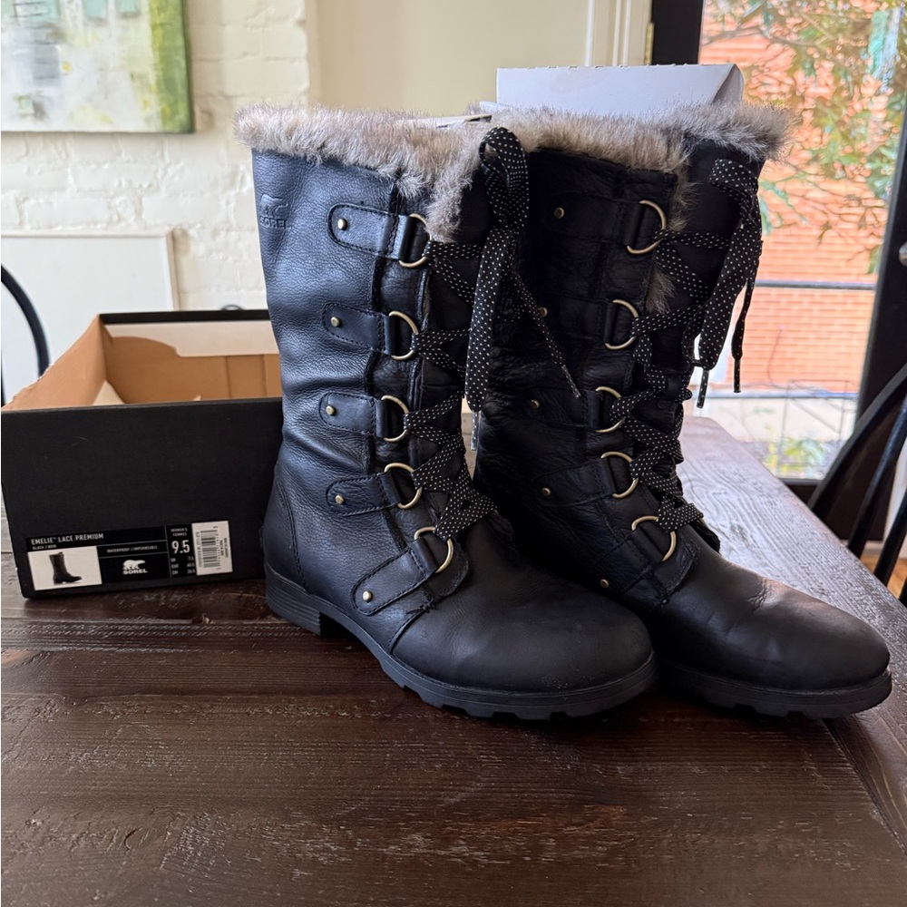 Sorel Black Winter Boots with Fur Trim